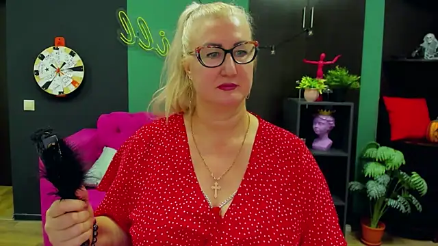 ChristyBrooks online show from February 6, 7:18 pm