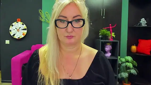 ChristyBrooks online show from February 12, 4:11 pm