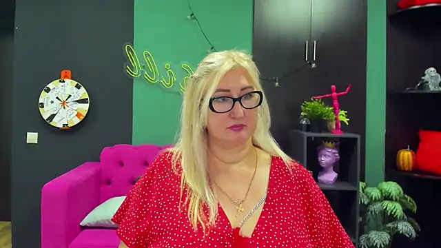 ChristyBrooks online show from February 12, 7:13 pm