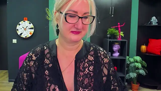 ChristyBrooks online show from February 21, 6:37 pm