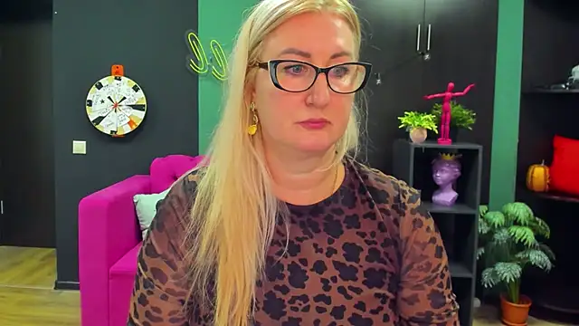 ChristyBrooks online show from February 24, 12:59 pm