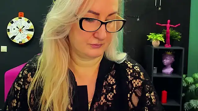 ChristyBrooks online show from March 5, 1:17 pm