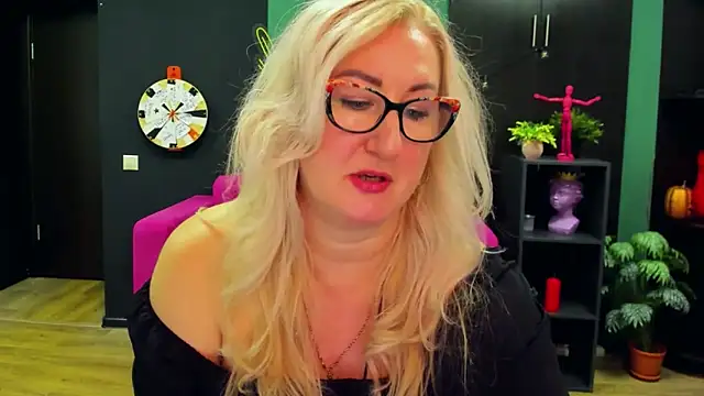 ChristyBrooks online show from March 7, 4:22 pm