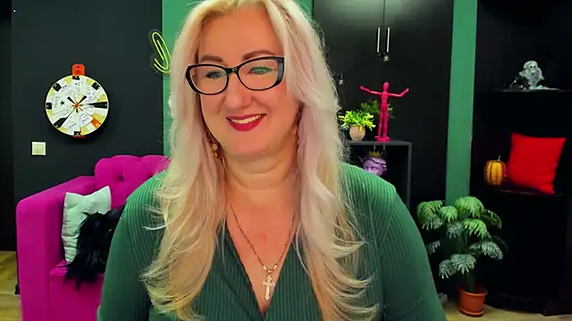 ChristyBrooks online show from March 10, 3:09 pm