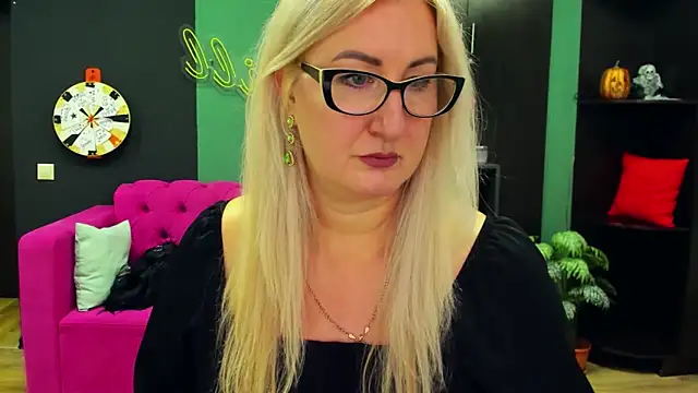 ChristyBrooks online show from March 15, 6:21 pm