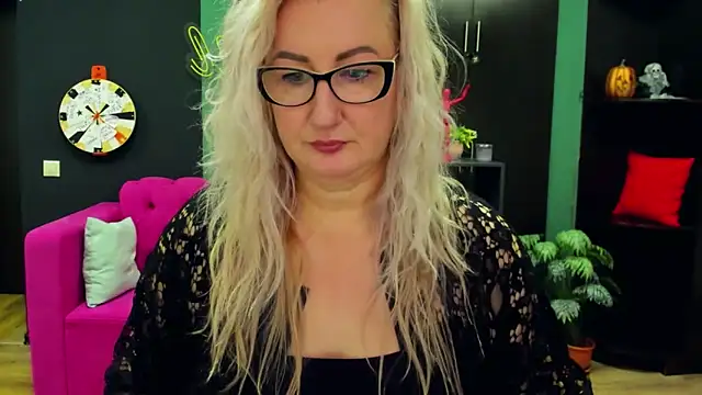 ChristyBrooks online show from March 19, 12:34 pm