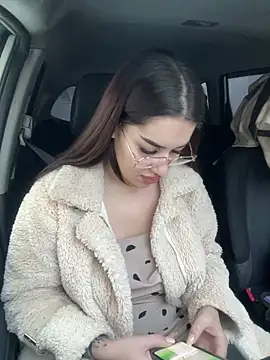 VikiDemi online show from January 10, 7:35 am