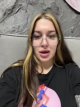 VikiDemi online show from November 8, 3:56 pm