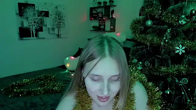 LinaTruly online show from December 17, 1:39 am