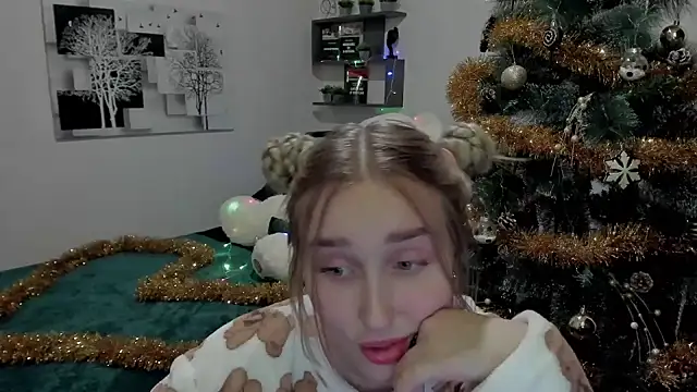 LinaTruly online show from December 18, 7:19 pm