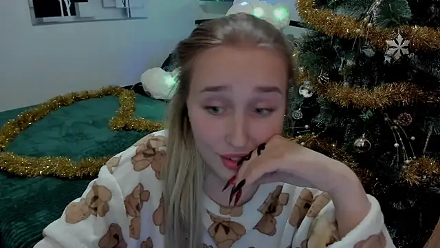 LinaTruly online show from December 25, 9:11 pm