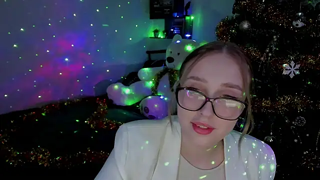 LinaTruly online show from December 30, 8:25 pm