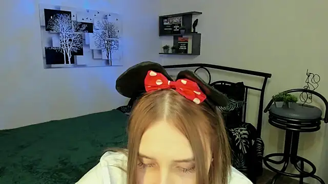 LinaTruly online show from March 5, 11:38 pm