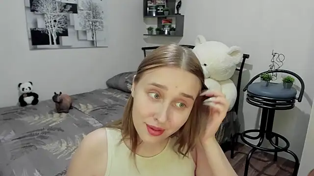 LinaTruly online show from March 19, 12:04 am