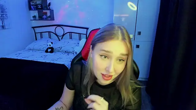 LinaTruly online show from October 16, 9:38 pm