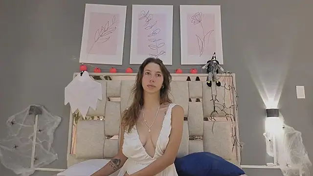 jolie lov online show from October 29, 1:24 pm