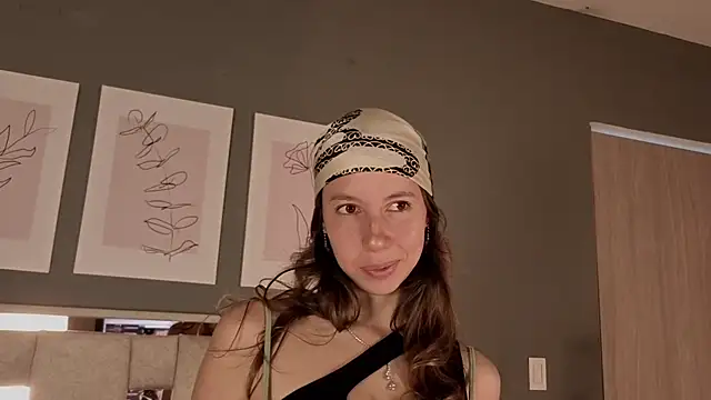 jolie lov online show from November 19, 1:33 pm