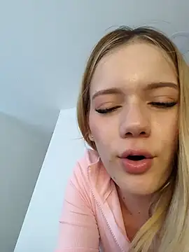 NicoleCut online show from February 18, 2:06 pm