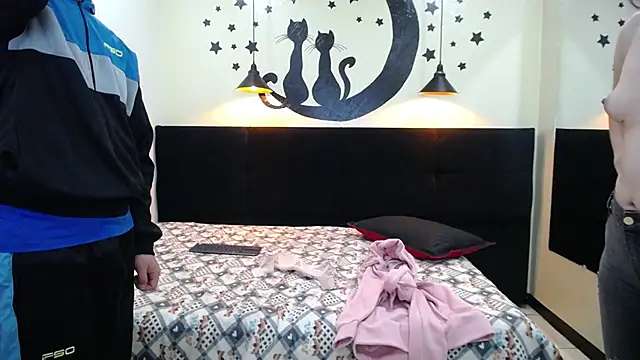 JeremmyAndStacy online show from February 18, 1:00 pm