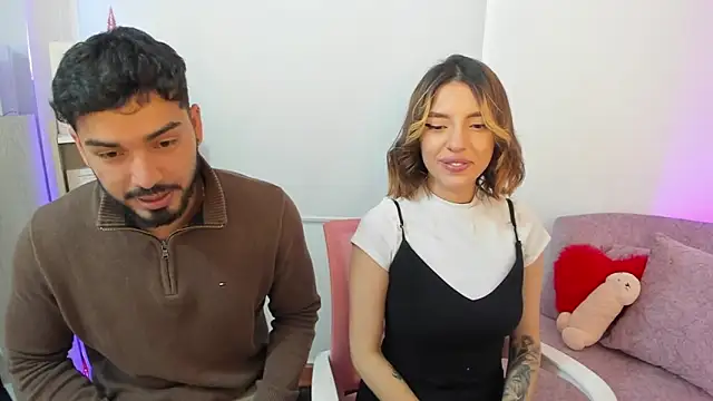 Snapshot of savage_sweethearts chatting on December 24, 7:44 pm savage sweethearts online show from December 24, 7:44 pm