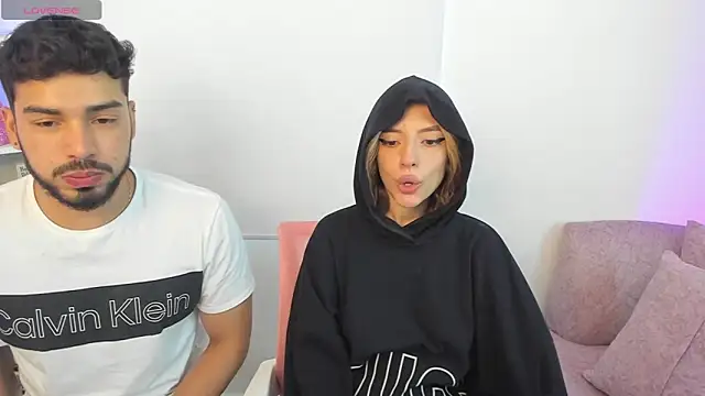 Snapshot of savage_sweethearts chatting on December 30, 8:47 pm savage sweethearts online show from December 30, 8:47 pm