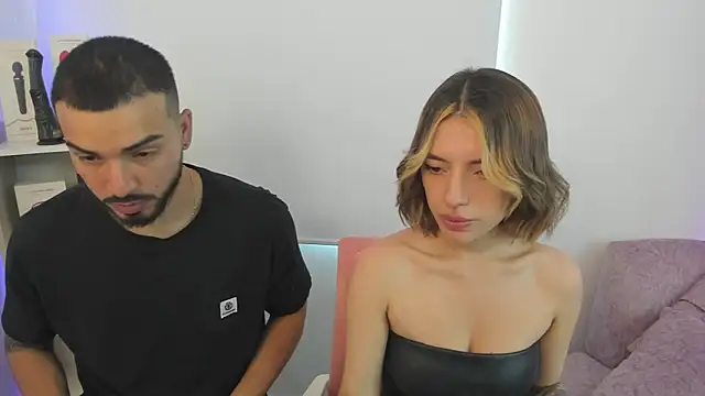 Snapshot of savage_sweethearts chatting on January 13, 5:12 pm savage sweethearts online show from January 13, 5:12 pm