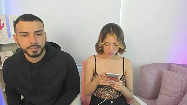 Snapshot of savage_sweethearts chatting on January 15, 4:00 pm savage sweethearts online show from January 15, 4:00 pm