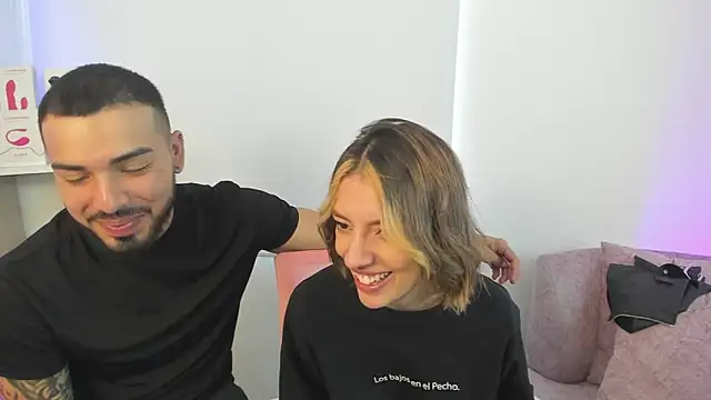 Snapshot of savage_sweethearts chatting on January 16, 3:35 pm savage sweethearts online show from January 16, 3:35 pm