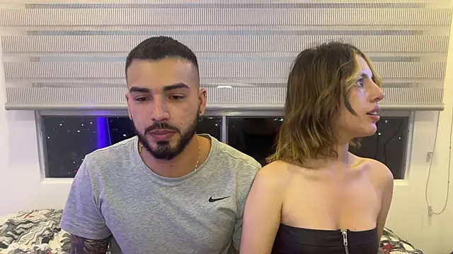 Snapshot of savage_sweethearts chatting on January 27, 11:33 pm savage sweethearts online show from January 27, 11:33 pm