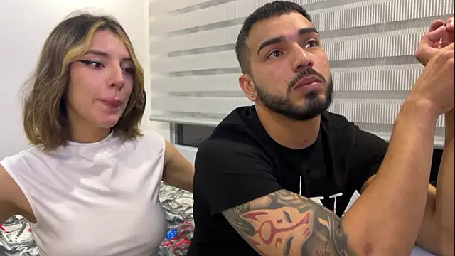 Snapshot of savage_sweethearts chatting on February 7, 3:12 am savage sweethearts online show from February 7, 3:12 am