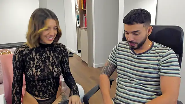 Snapshot of savage_sweethearts chatting on March 20, 2:19 am savage sweethearts online show from March 20, 2:19 am