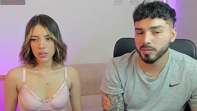 Snapshot of savage_sweethearts chatting on September 9, 1:38 am savage sweethearts online show from September 9, 1:38 am