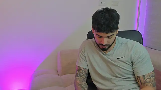 Snapshot of savage_sweethearts chatting on September 14, 12:54 am savage sweethearts online show from September 14, 12:54 am