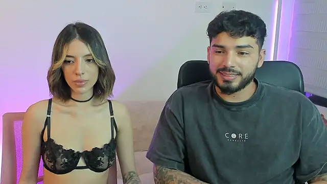 Snapshot of savage_sweethearts chatting on September 25, 2:04 am savage sweethearts online show from September 25, 2:04 am