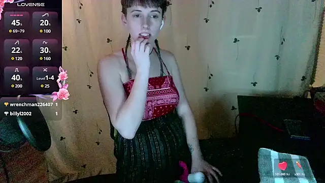 Snapshot of _hellostormy_ chatting on February 5, 12:31 am hellostormy online show from February 5, 12:31 am