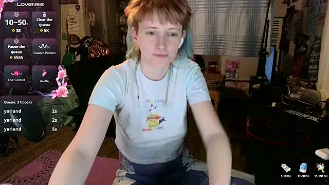 Snapshot of _hellostormy_ chatting on February 10, 8:42 am hellostormy online show from February 10, 8:42 am