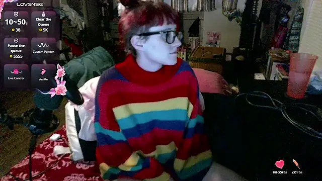 Snapshot of _hellostormy_ chatting on February 19, 12:46 am hellostormy online show from February 19, 12:46 am