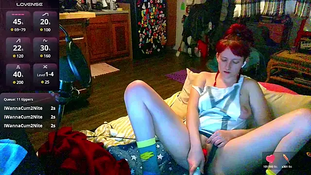 Snapshot of _hellostormy_ chatting on February 21, 4:40 am hellostormy online show from February 21, 4:40 am