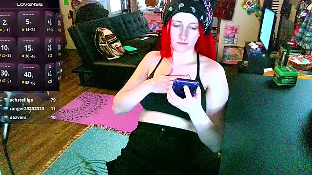 Snapshot of _hellostormy_ chatting on March 15, 11:39 pm hellostormy online show from March 15, 11:39 pm