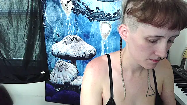 Snapshot of _hellostormy_ chatting on October 14, 4:19 pm hellostormy online show from October 14, 4:19 pm