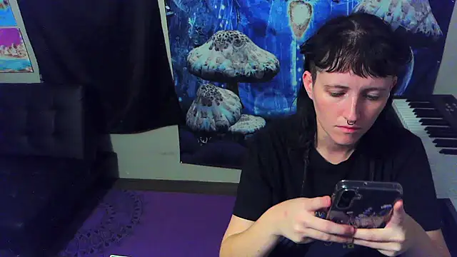 Snapshot of _hellostormy_ chatting on October 31, 9:10 am hellostormy online show from October 31, 9:10 am