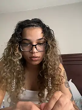 Snapshot of 1prettygem chatting on December 20, 8:01 pm 1prettygem online show from December 20, 8:01 pm