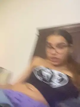 Snapshot of 1prettygem chatting on February 5, 1:58 am 1prettygem online show from February 5, 1:58 am