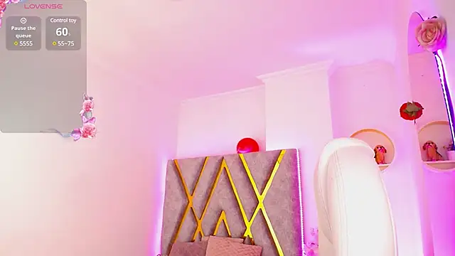 Aurora Brownn online show from March 11, 4:10 am