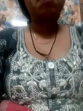 Snapshot of Haniya-143 chatting on March 5, 9:15 pm Haniya-143 online show from March 5, 9:15 pm