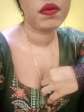 Snapshot of Haniya-143 chatting on October 7, 8:28 pm Haniya-143 online show from October 7, 8:28 pm