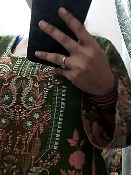 Snapshot of Haniya-143 chatting on October 26, 1:06 pm Haniya-143 online show from October 26, 1:06 pm