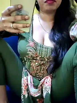 Snapshot of Haniya-143 chatting on October 27, 1:09 am Haniya-143 online show from October 27, 1:09 am