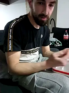 Snapshot of La_Chaudasse_98 chatting on January 18, 9:13 pm La Chaudasse 98 online show from January 18, 9:13 pm