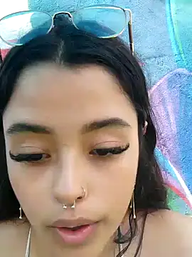 Snapshot of Ariana_Pierce chatting on December 19, 4:24 pm Ariana Pierce online show from December 19, 4:24 pm